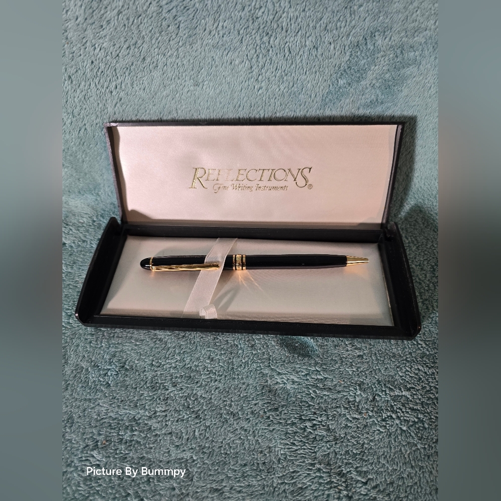 Vintage Reflections fine Writing instrument Pen With Case.